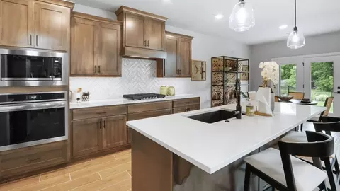 Kitchen - 861 W 83rd St, Tulsa, OK 74132 photo 6 of 11