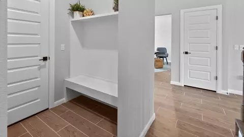 Entry Way - 861 W 83rd St, Tulsa, OK 74132 photo 3 of 6
