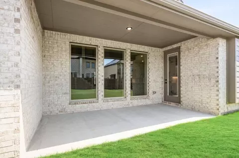 1027 Emerald Trace Dr, Justin, TX 76247
