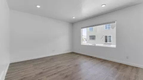 Living - 718 N 1600 E, Salem, UT 84653 photo 1 of 4