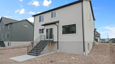 Exterior - 718 N 1600 E, Salem, UT 84653 photo 5 of 19