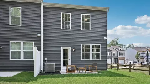 Exterior - 12 Whaler Dr, Runnemede, NJ 08078 photo 8 of 14