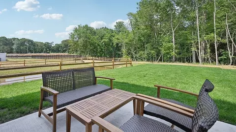 Exterior - 12 Whaler Dr, Runnemede, NJ 08078 photo 3 of 14