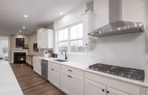 Kitchen - 265 Seamore Rd, Aurora, OH 44202 photo 3 of 4