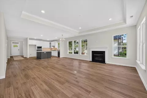 Living - 343 Whites Mill Rd, Abingdon, VA 24210 photo 4 of 6