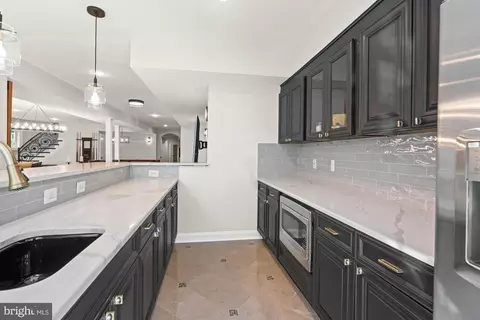 Kitchen - 11200 River Rd, Potomac, MD 20854 photo 6 of 13