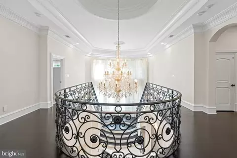 Entry Way - 11200 River Rd, Potomac, MD 20854 photo 5 of 10
