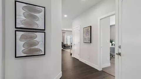 Entry Way - 9202 NE 186th Pl, Bothell, WA 98011 photo 2 of 3