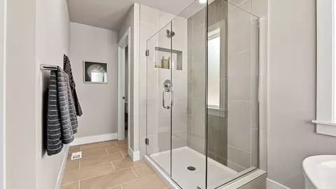 Bath - 9202 NE 186th Pl, Bothell, WA 98011 photo 10 of 10