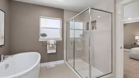 Bath - 9202 NE 186th Pl, Bothell, WA 98011 photo 5 of 10