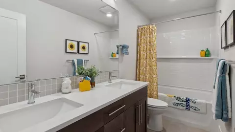 Bath - 9202 NE 186th Pl, Bothell, WA 98011 photo 3 of 10