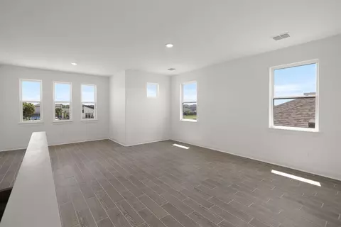 Living - 1401 Sambar Lp, Laredo, TX 78045 photo 3 of 6