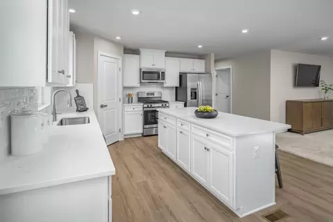 Kitchen - 1106 Capitol Dr, Edinburgh, IN 46124 photo 3 of 4
