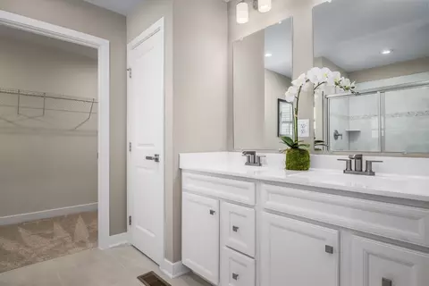 Bath - 1106 Capitol Dr, Edinburgh, IN 46124 photo 1 of 2