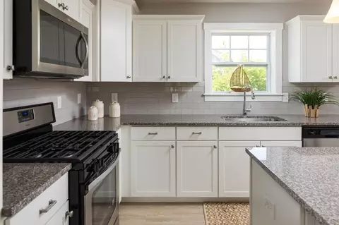 Kitchen - Woodridge Drive, Saint Johns, MI 48879 photo 2 of 6