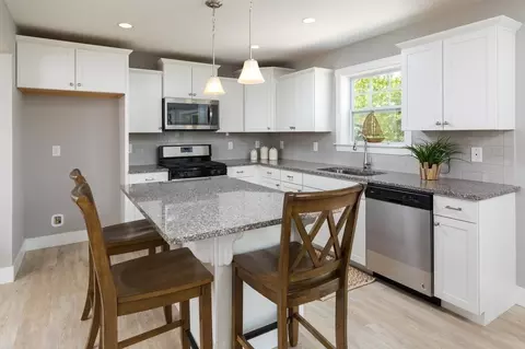 Kitchen - Woodridge Drive, Saint Johns, MI 48879 photo 4 of 6