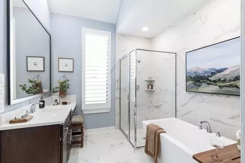 Bath - 325 Vale Run, Kyle, TX 78640 photo 2 of 4