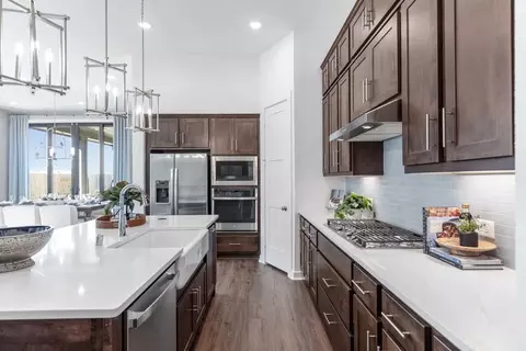 Kitchen - 325 Vale Run, Kyle, TX 78640 photo 7 of 11