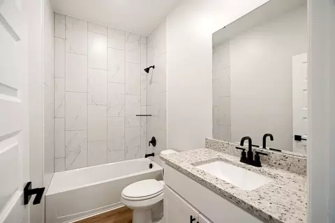 Bath - 3009 Evyn Blvd, Yukon, OK 73099 photo 2 of 2