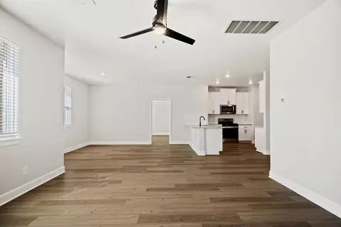 Living - 3009 Evyn Blvd, Yukon, OK 73099 photo 2 of 3