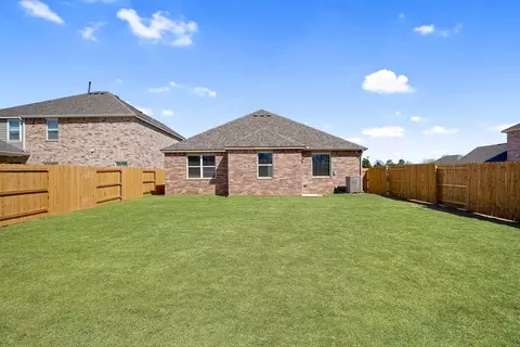Exterior - 3009 Evyn Blvd, Yukon, OK 73099 photo 2 of 13