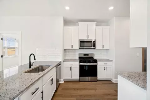 Kitchen - 3009 Evyn Blvd, Yukon, OK 73099 photo 1 of 2