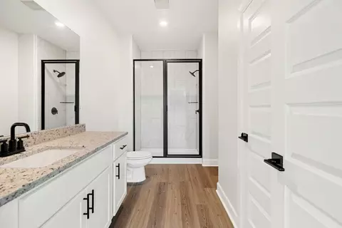 Bath - 3009 Evyn Blvd, Yukon, OK 73099 photo 1 of 2