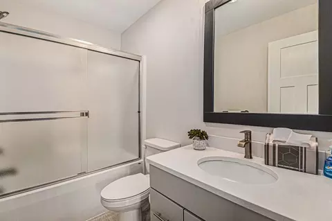Bath - 11350 Traverse Dr, Grand Ledge, MI 48837 photo 1 of 3