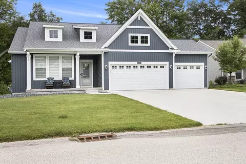 Exterior - 11350 Traverse Dr, Grand Ledge, MI 48837 photo 5 of 12