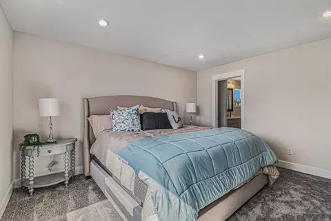 Bedroom - 11350 Traverse Dr, Grand Ledge, MI 48837 photo 2 of 3
