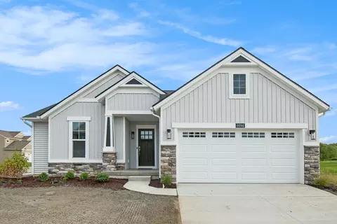Exterior - 11350 Traverse Dr, Grand Ledge, MI 48837 photo 4 of 12