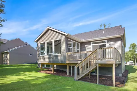 Exterior - 11350 Traverse Dr, Grand Ledge, MI 48837 photo 11 of 12