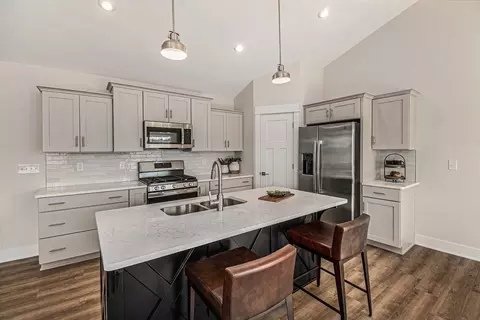 Kitchen - 11350 Traverse Dr, Grand Ledge, MI 48837 photo 1 of 4