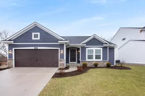 Exterior - 11350 Traverse Dr, Grand Ledge, MI 48837 photo 3 of 12
