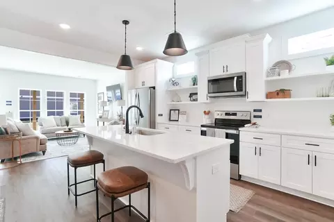 Kitchen - 1004 Crossing Ct E, Valley, AL 36854 photo 1 of 2