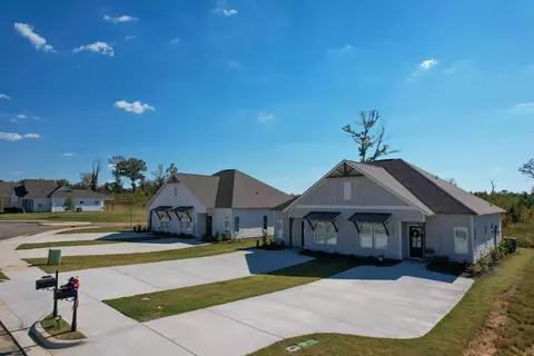 Exterior - 1004 Crossing Ct E, Valley, AL 36854 photo 6 of 7