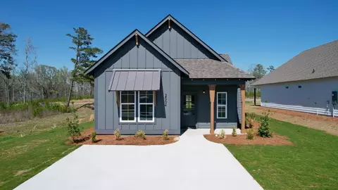 Exterior - 1004 Crossing Ct E, Valley, AL 36854 photo 5 of 7