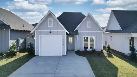 Exterior - 1004 Crossing Ct E, Valley, AL 36854 photo 3 of 7
