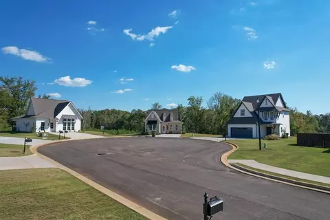 Other - 1004 Crossing Ct E, Valley, AL 36854 photo 5 of 8