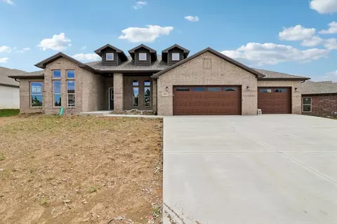 16564 W 166th Ct, Olathe, KS 66062