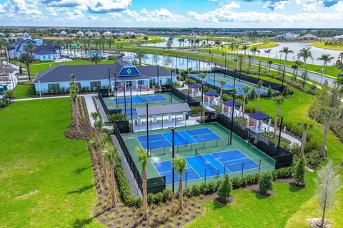 View/Area - 17652 Cane Ave, Venice, FL 34293 photo 4 of 7