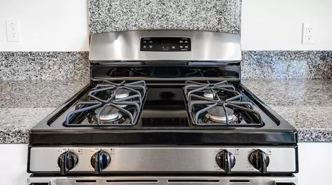 Kitchen - 17259 Cascade Cout, Hesperia, CA 92345 photo 3 of 7