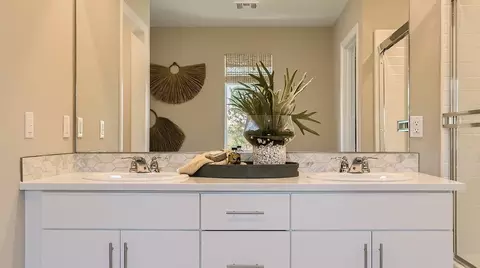 Bath - 17259 Cascade Cout, Hesperia, CA 92345 photo 4 of 4
