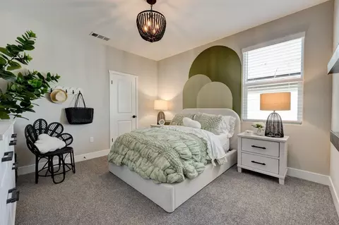 Bedroom - 1053 Talus Way S, Madera, CA 93636 photo 4 of 8