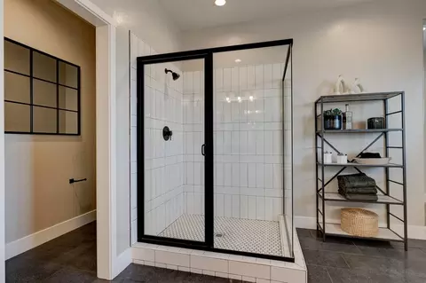 Bath - 1053 Talus Way S, Madera, CA 93636 photo 2 of 4