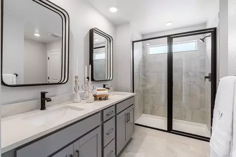 Bath - 9208 Russell Cir, Arvada, CO 80007 photo 3 of 4