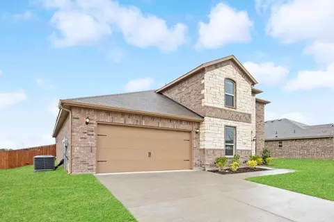 Exterior - 701 Stone Eagle Dr, Azle, TX 76020 photo 2 of 9