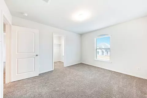 Bedroom - 701 Stone Eagle Dr, Azle, TX 76020 photo 5 of 8