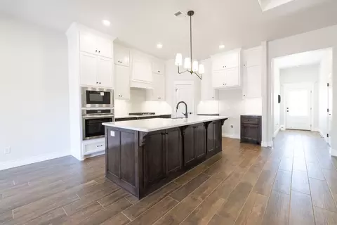 Entry Way - 2800 Heather Hvn, Moore, OK 73160 photo 3 of 6