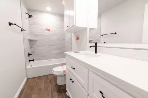 Bath - 2800 Heather Hvn, Moore, OK 73160 photo 6 of 17